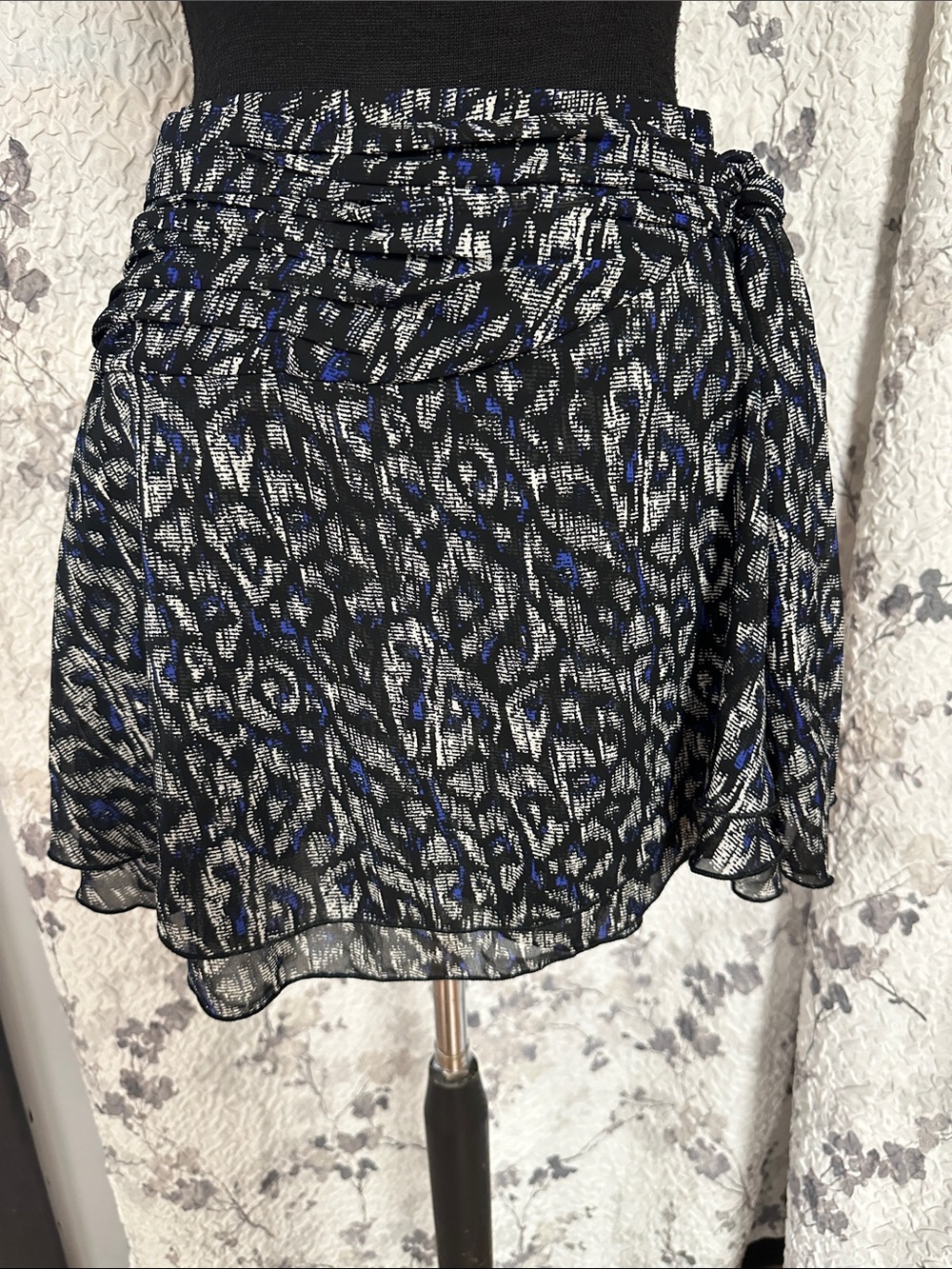 Black & Blue Patterned Mini Skirt with Gathered Waist
